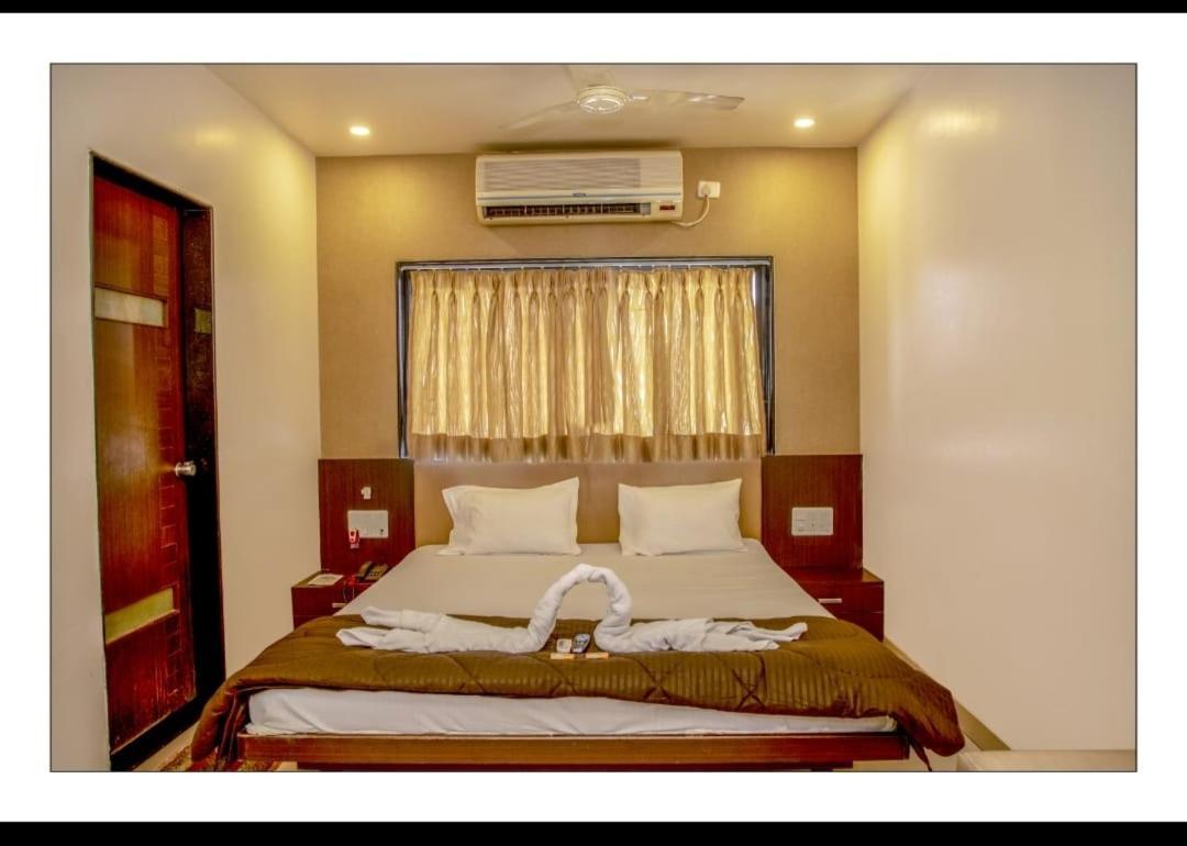 Hotel Sangram Palace Shirur Exterior photo